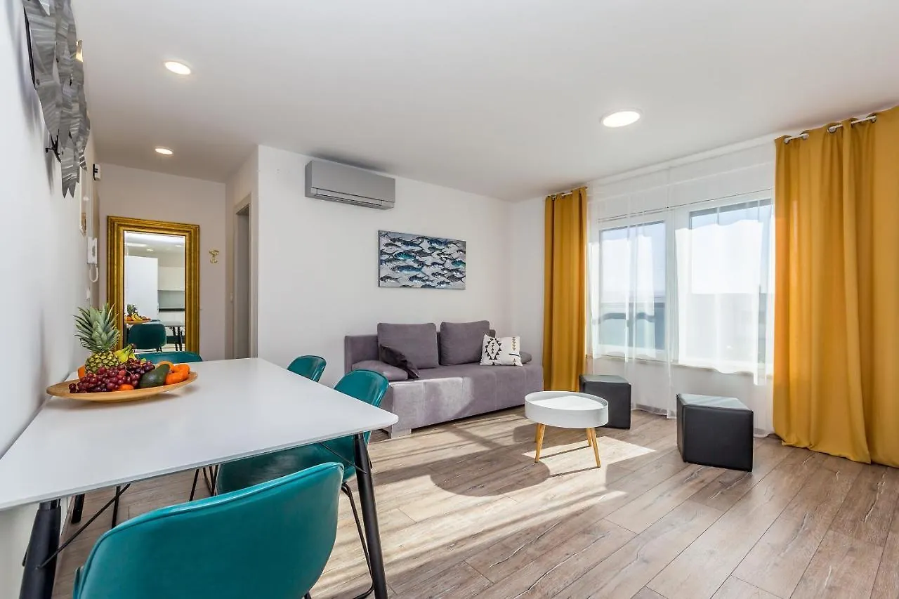 קרק Apartments Luca