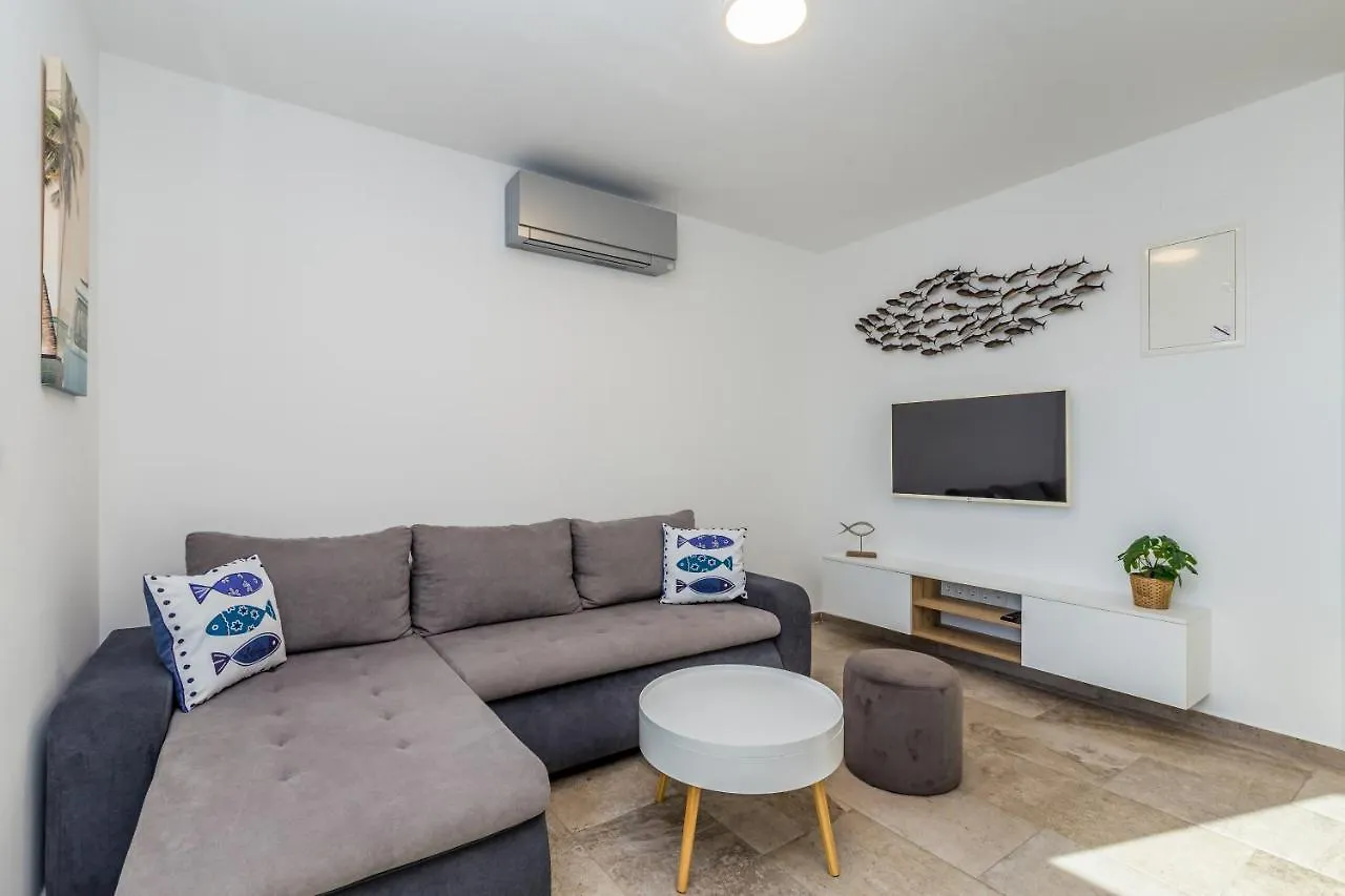 קרק Apartments Luca
